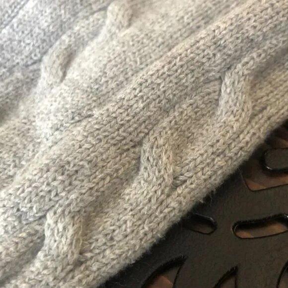 IZOD MEN'S GRAY 1/4 ZIP CABLE KNIT SWEATER SIZE MEDIUM-EUC - Picture 5 of 5